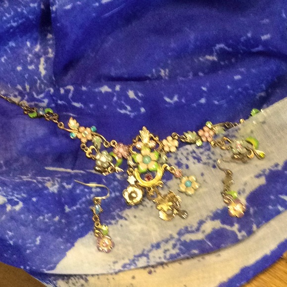 Vtg classic 20” necklace and drop earrings Spring - Picture 4 of 5